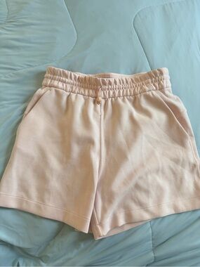lululemon softstreme high-rise short 4” strawberry milkshake size 4